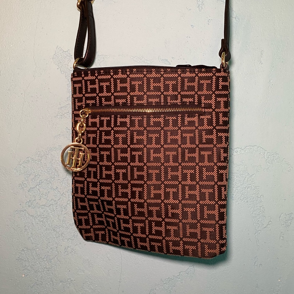 NEW Tommy Hilfiger Brown Tan Crossbody Bag